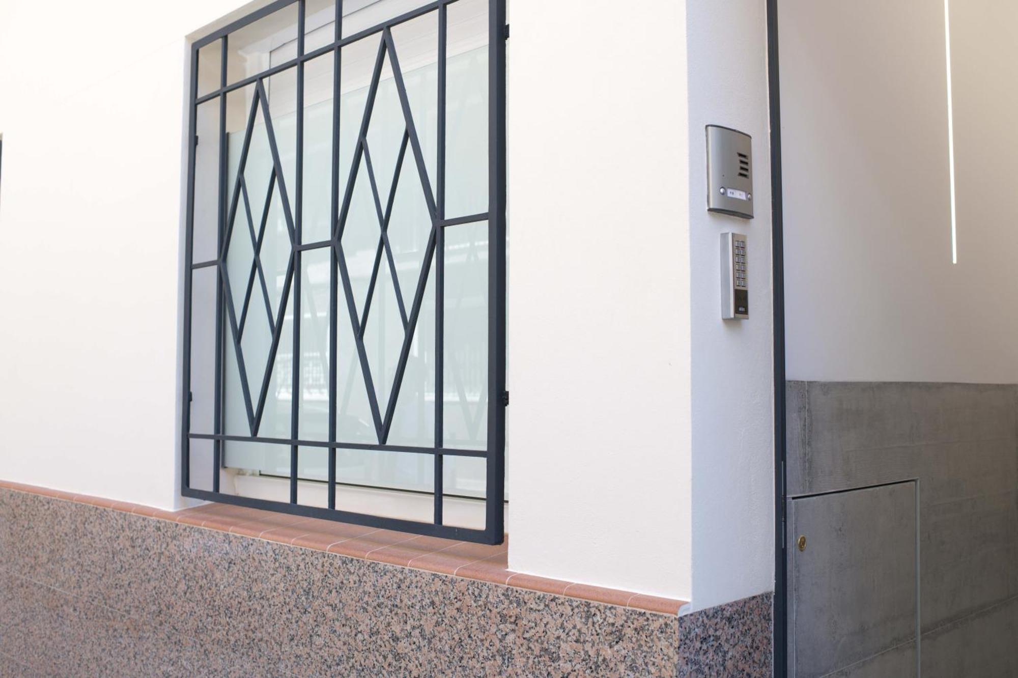 Boutique Plaza Catalonia Suites Cornella Cornellá de Llobregat Exterior foto