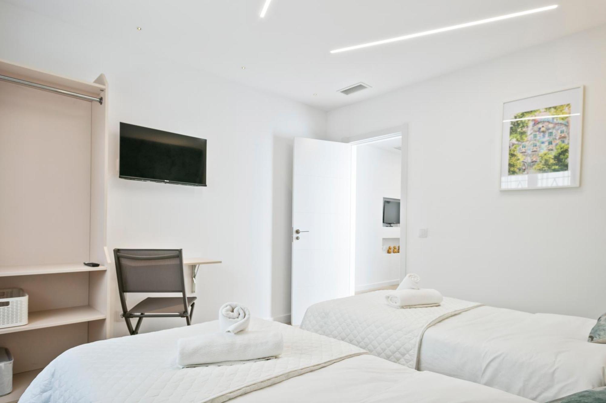 Boutique Plaza Catalonia Suites Cornella Cornellá de Llobregat Exterior foto