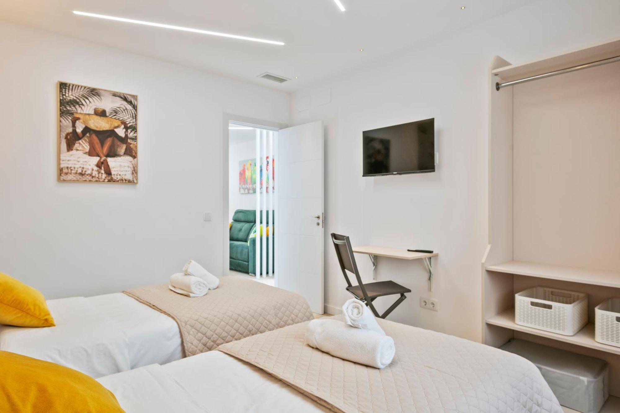 Boutique Plaza Catalonia Suites Cornella Cornellá de Llobregat Exterior foto